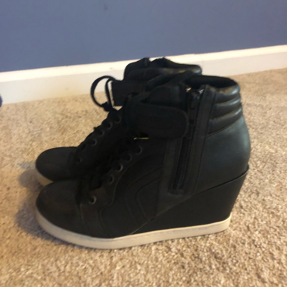 Wedge sneakers
